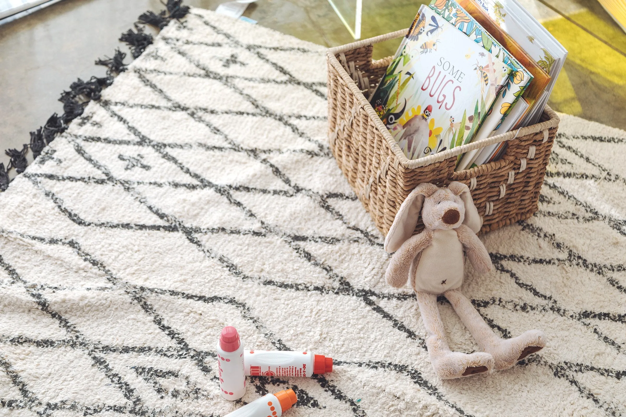 Big Diamond Natural Shaggy Area Rug