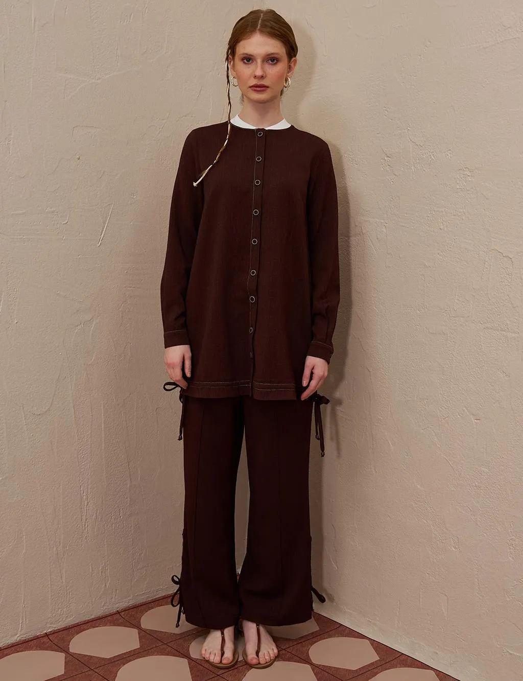 Lacing Detailed Embossed Double Suit Dark Brown