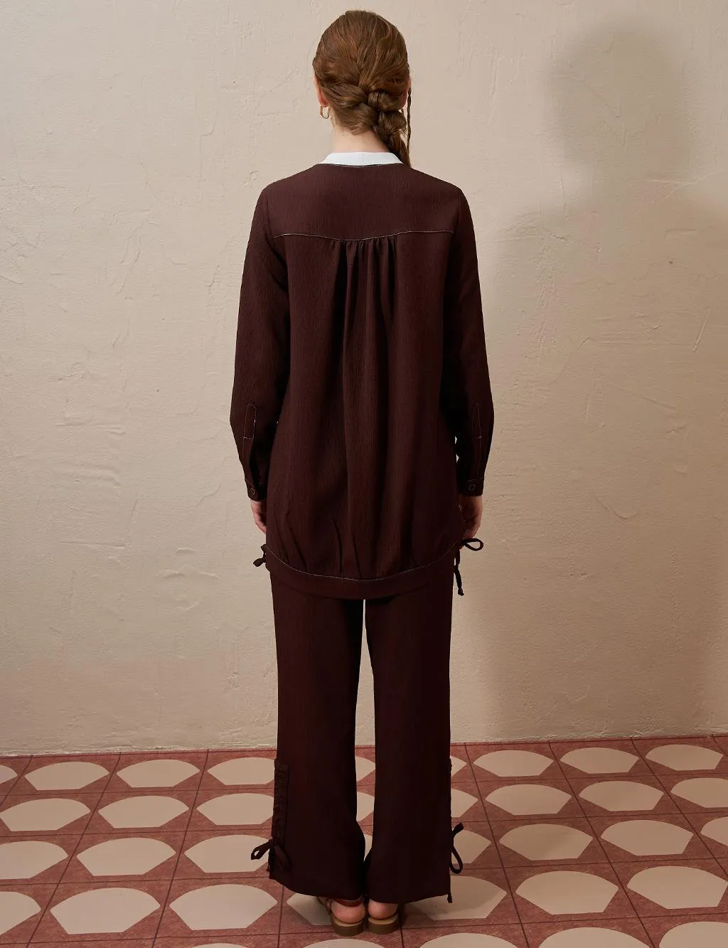 Lacing Detailed Embossed Double Suit Dark Brown