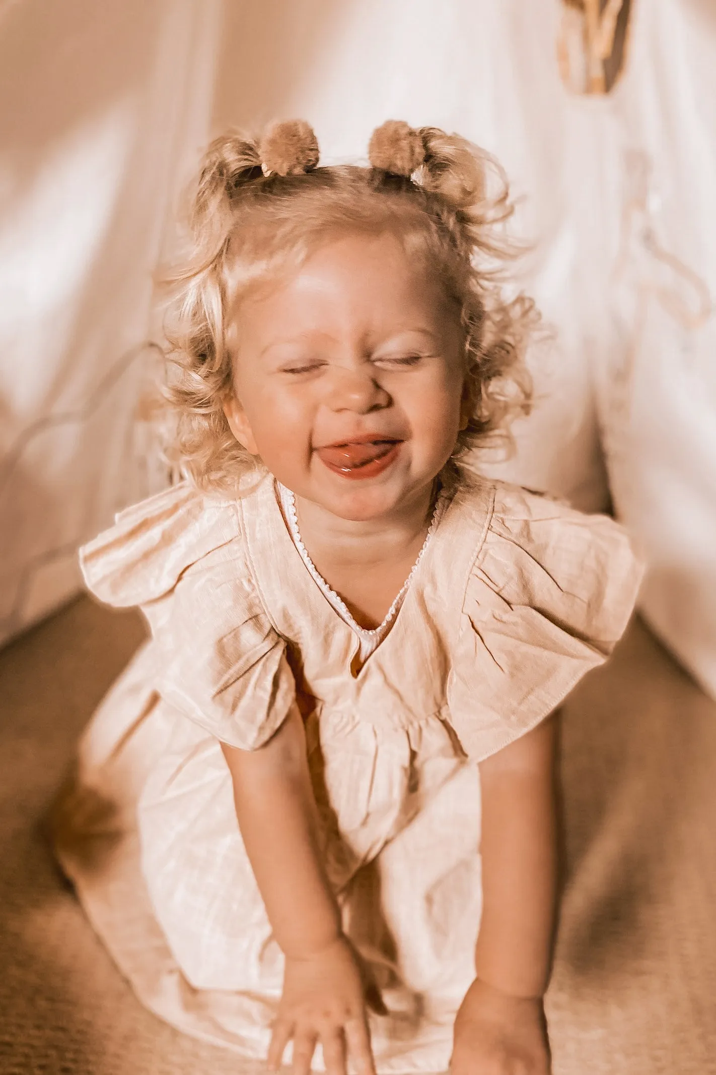 LOVE ME NOT LINEN DRESS / BEIGE