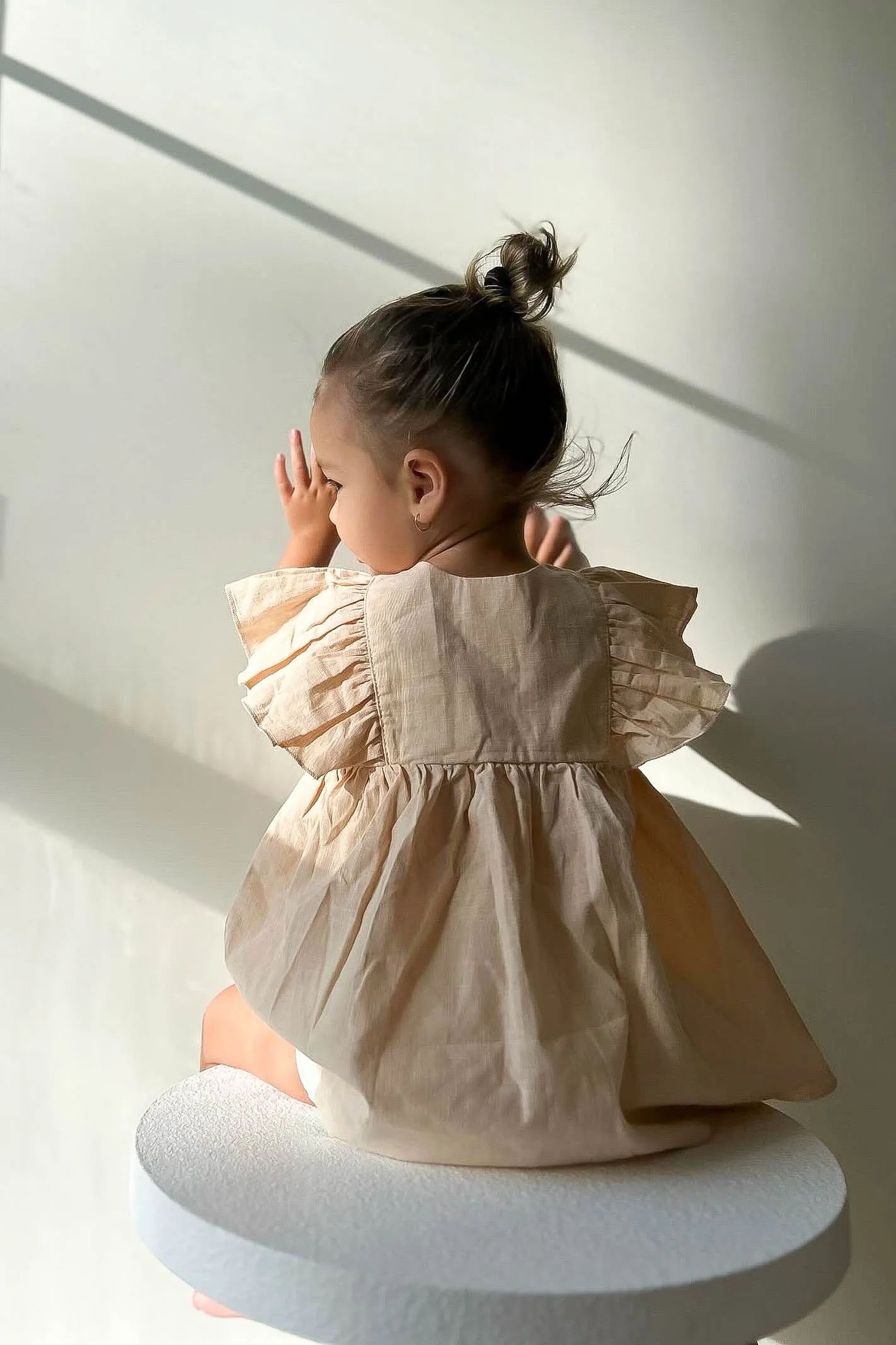 LOVE ME NOT LINEN DRESS / BEIGE