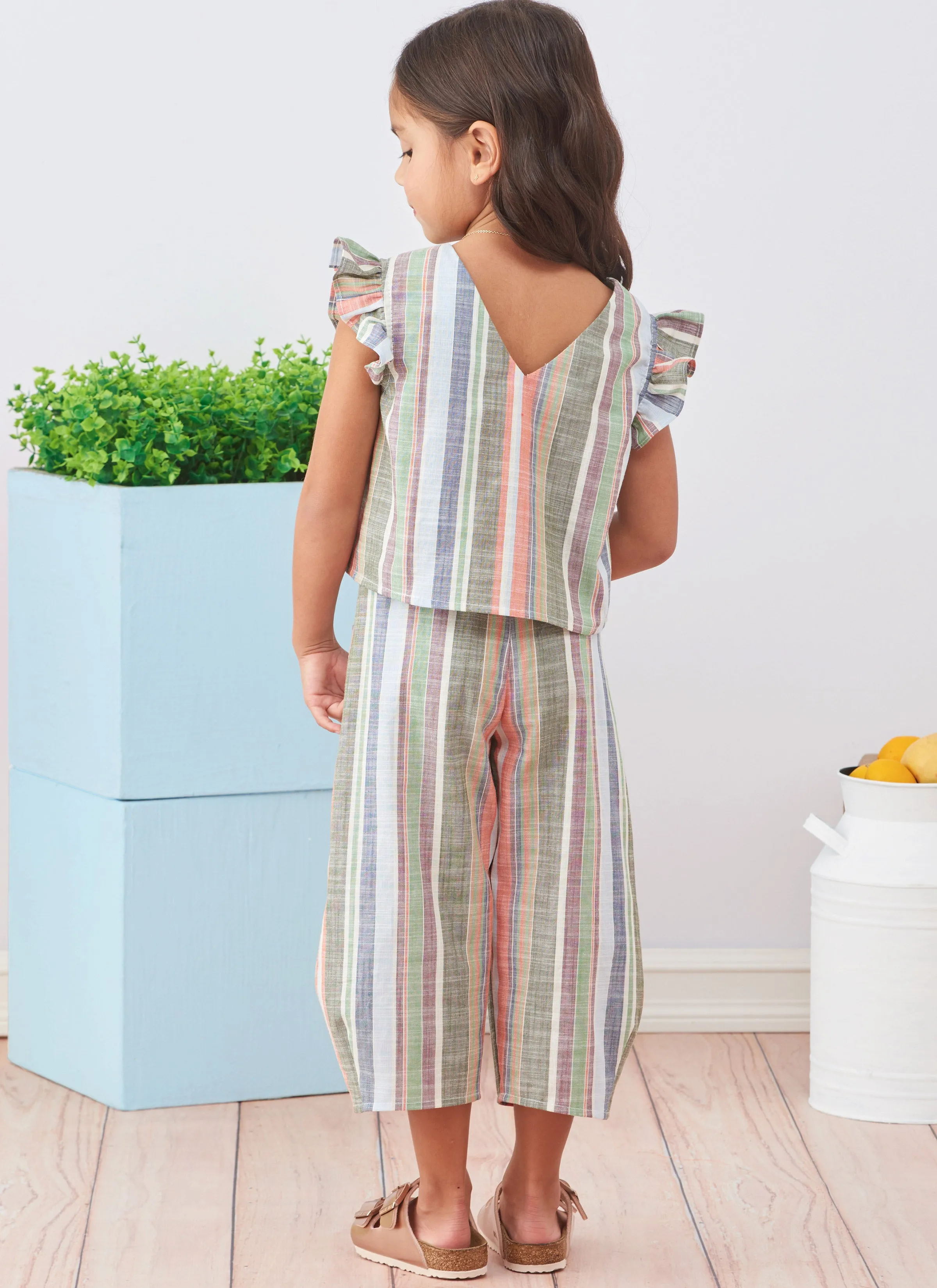 Simplicity 9761 sewing pattern Children's and Girls' Dress, Top and Pants