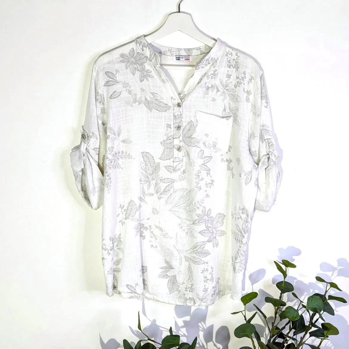 Subtle flower print cotton top (M)