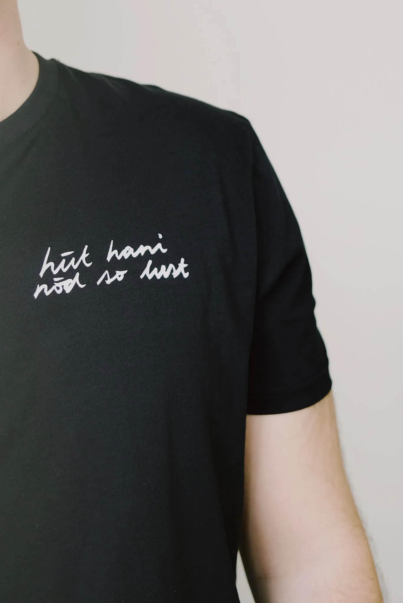 unisex t-shirt - hüt hani nöd so lust - black