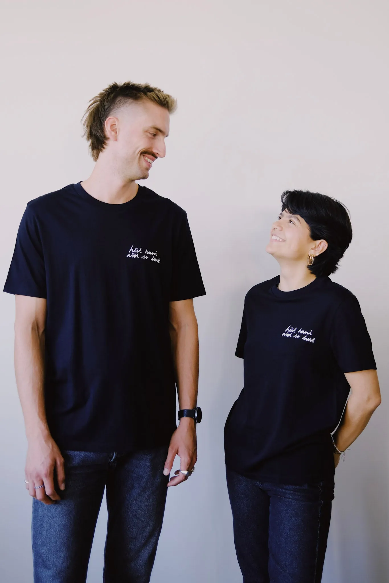 unisex t-shirt - hüt hani nöd so lust - black